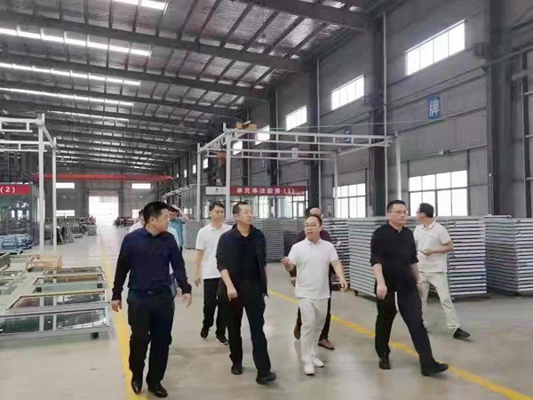 程永东调研拉斯维加斯9888科技_副本.jpg 程永东调研拉斯维加斯9888科技_副本.jpg